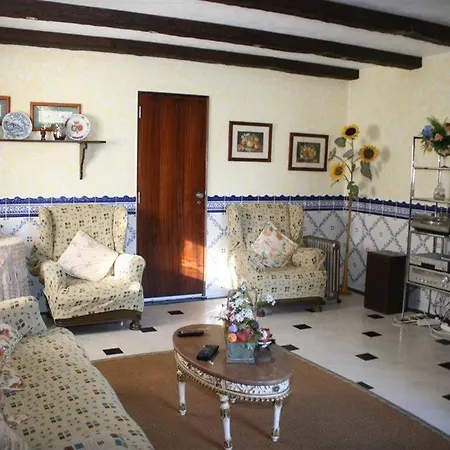 A Mouros House With Swimming Pool *