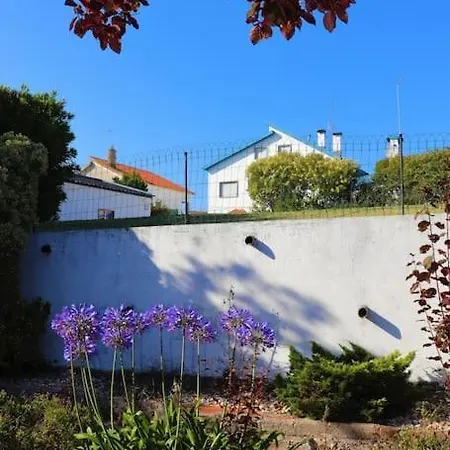 아파트 A Mouros House With Swimming Pool