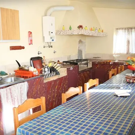 아파트 A Mouros House With Swimming Pool *